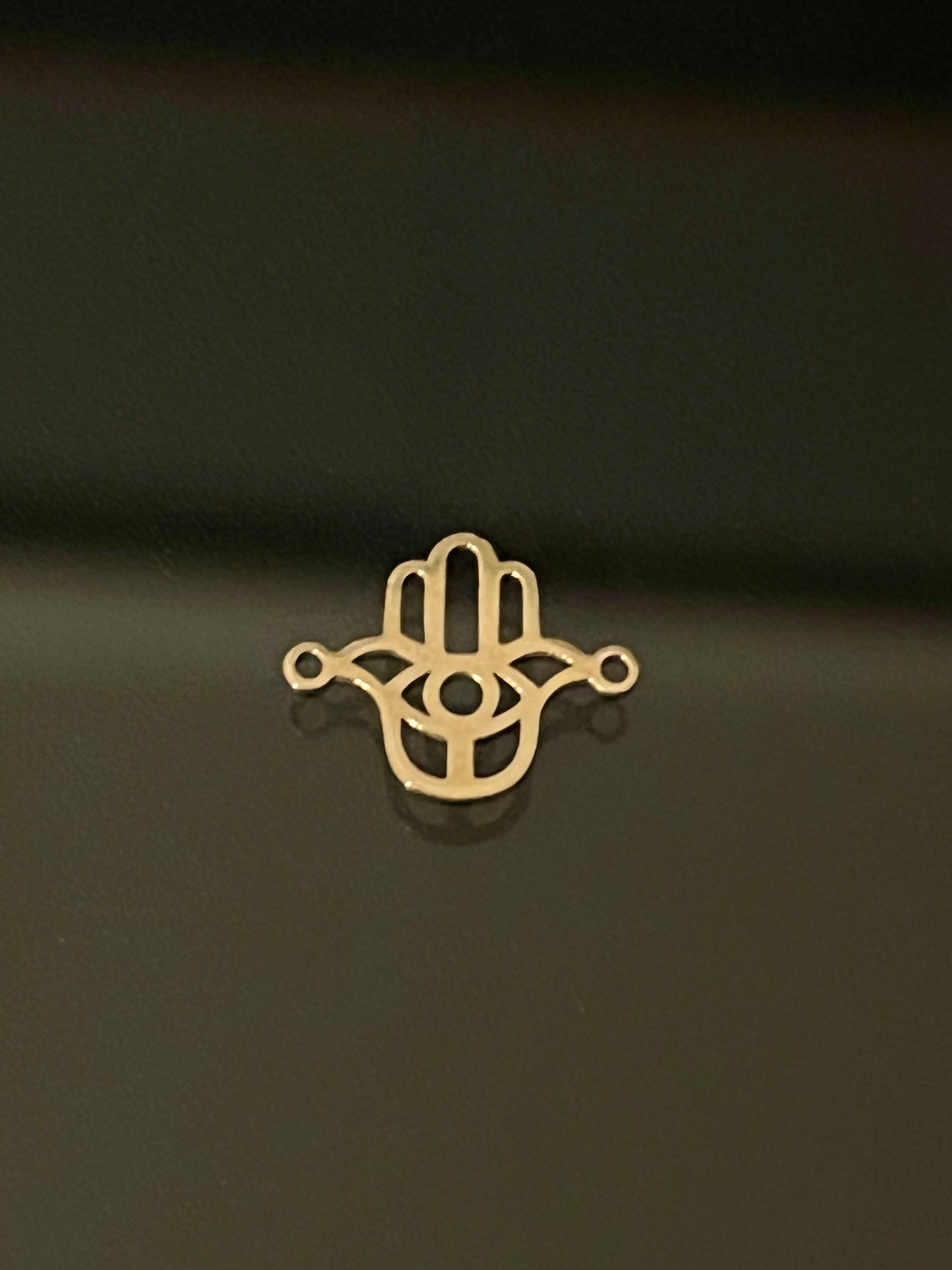 Hamsa Connector