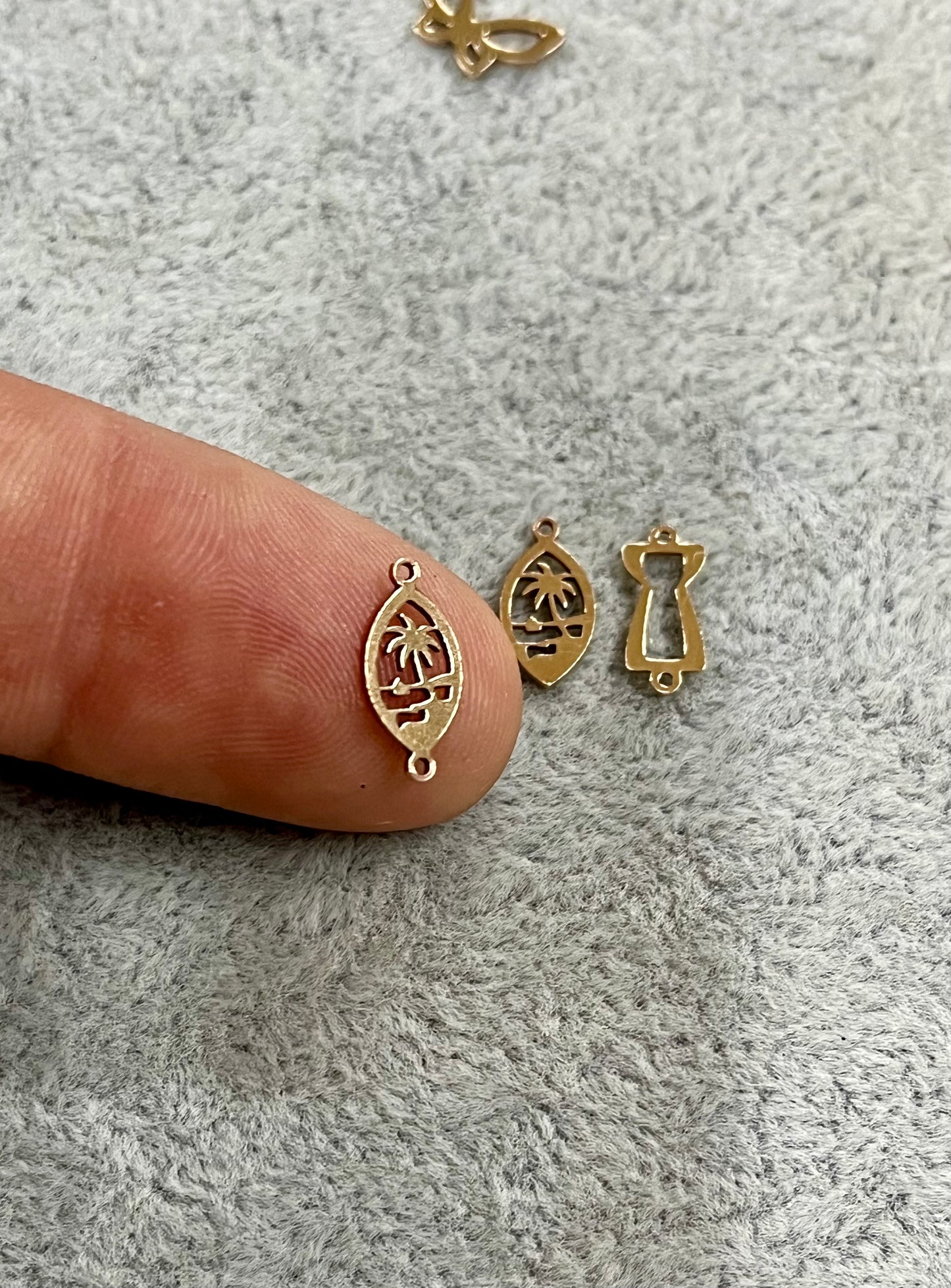 Guam connectors