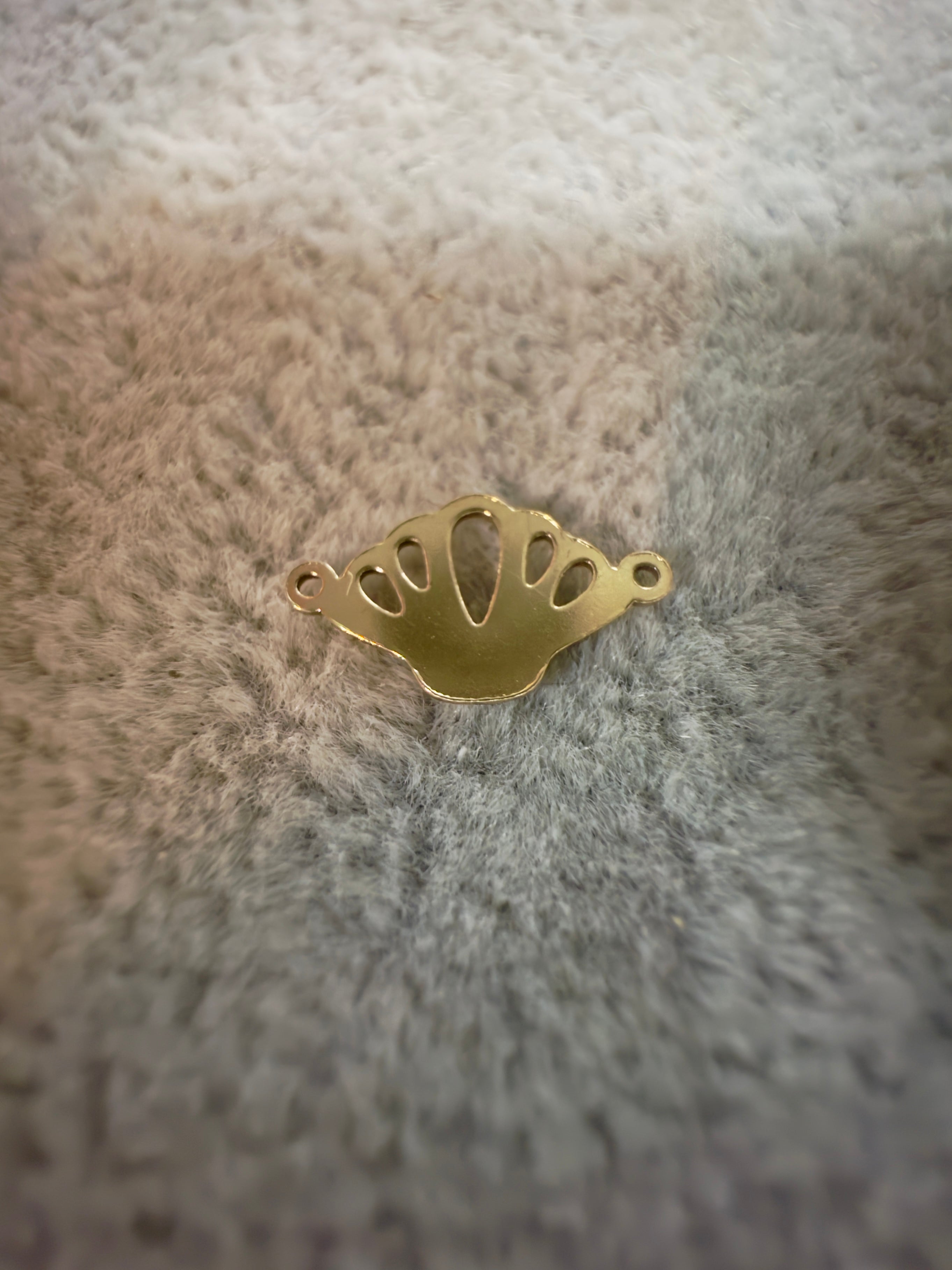 Shell connector – Charms and Findings
